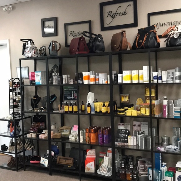 Meet your Posher, Faces Spa & Unique Boutique - Picture 5 of 7